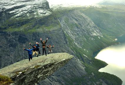 "Trolltunga" أجمل موقع طبيعي لعام 2012